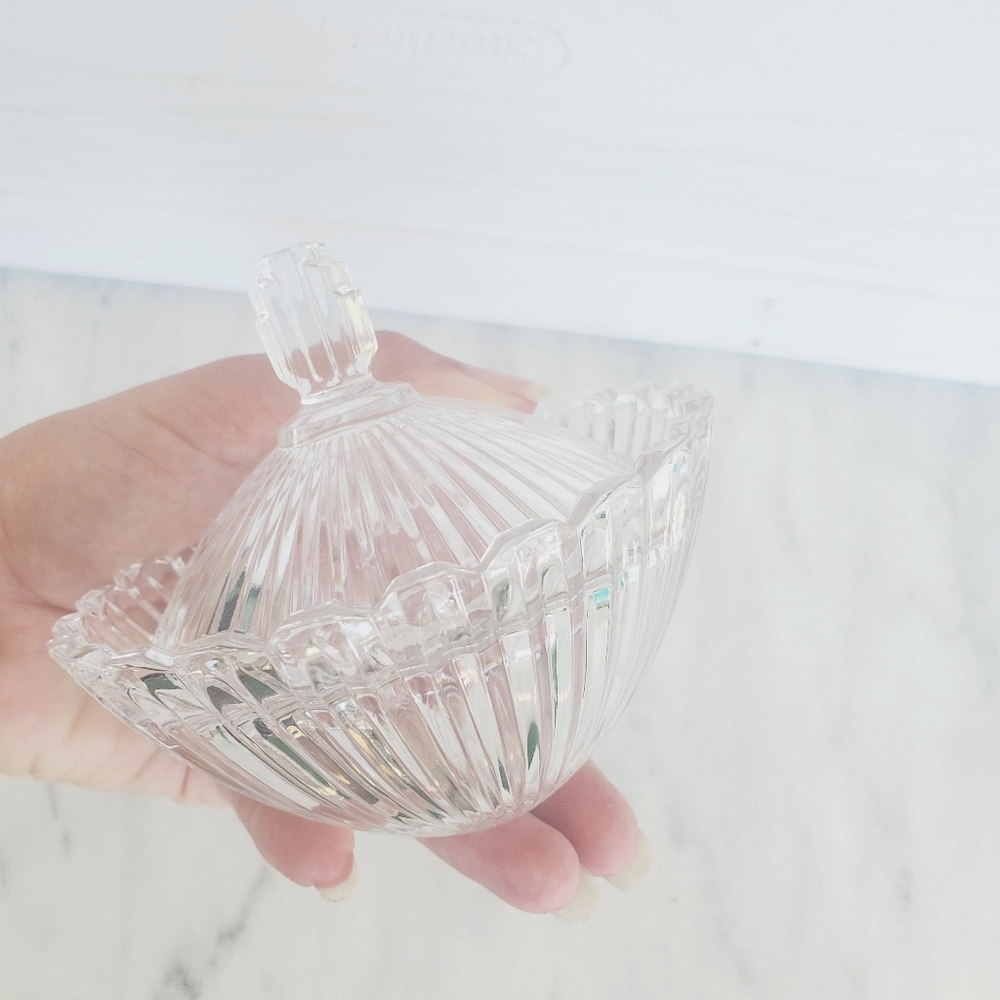 Vintage Cut Glass Candy Trinket Dish Sugar Bowl with Lid Art Deco Medium - Picture 3 of 10